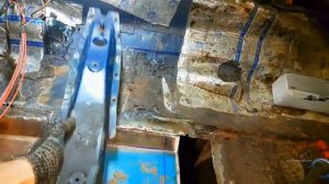 БМВ Е36 (М40В18, 1992 г.в.) - сварные работы - замена полов и по