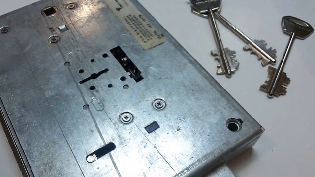 Замок MUL-T-LOCK Matrix смотреть онлайн