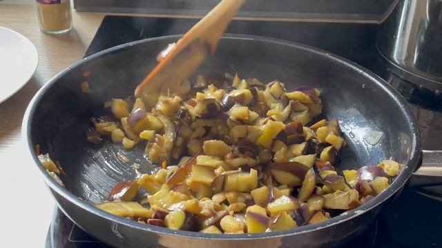Вкусные ЖАРЕНЫЕ БАКЛАЖАНЫ в сметанном соусе готовим з
