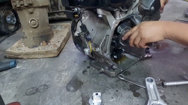 Двигатель Лифан Замена шатун и сальник смотреть онлайн