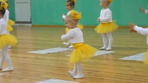 Танец "Разноцветная игра". Наш позитивчик!!!! (София-3 го?