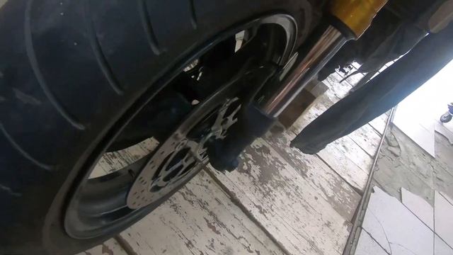 Suzuki SV1000 - замена вилки и передних тормозов смотреть онлайн