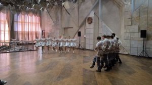 Мощный народный танец "Русская тройка" ансамбль Юност?