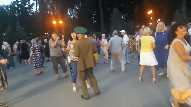А первое слово дороже второго!!!💃🌹Танцы в парке Горь? смотреть онлайн