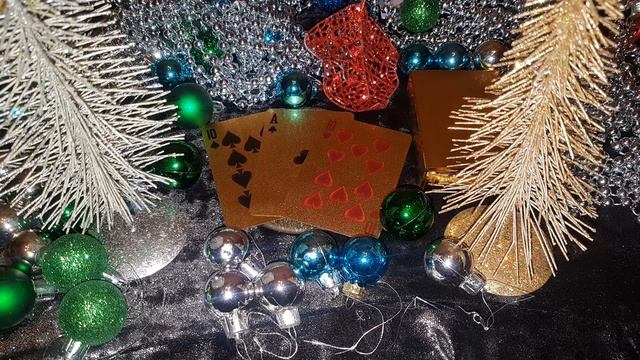 Ритуалы-онлайн на золотых картах, зеркале на восточны?