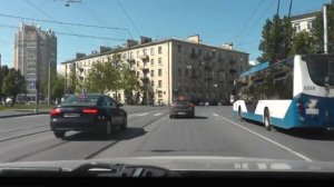 Развороты на трамвайных путях.