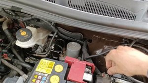 Опель мокка 1.8 не горит чек, стартер не крутит! Найти пр