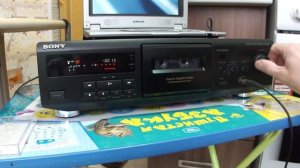 Кассетная дека Sony TC-KE400S.