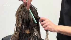 Туториал по стрижке шегги на среднюю длину волос | MEDAVIT