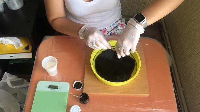 Пивная тарелка из крышечек (часть 2) {Заливаем эпоксидк