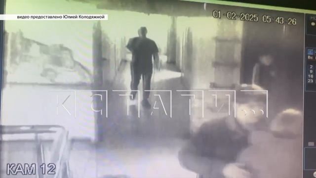 Неадекватный посетитель клуба с ножом стал наносить у