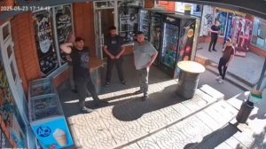 СТРЕЛЬБА В РОССОШИ: в городе Россошь Воронежской области около ж/д вокзала мужчина открыл стрельбу.
