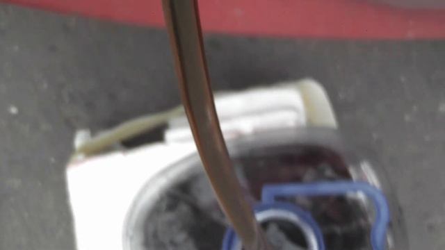 Смена масла без сервисменов и ямы / 1 серия / Hyundai Solaris смотреть онлайн