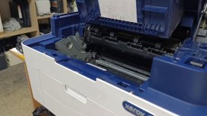 Xerox WC 3025 при захвате клинит редуктор, корпус хрупкий, н?
