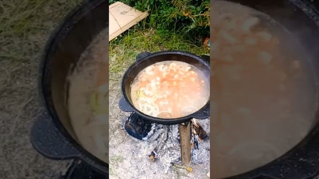 Шурпа в казане на костре смотреть онлайн
