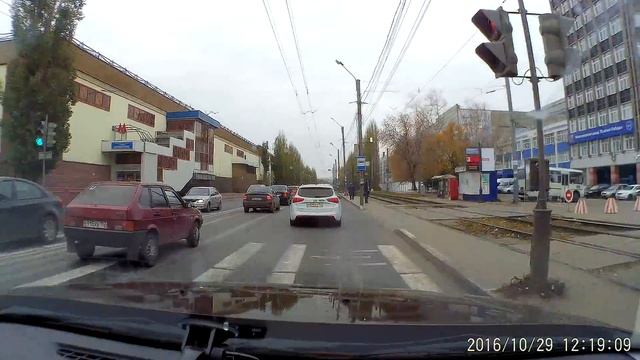 Xiaomi Yi 1080P Car WiFi DVR с объективом каркам. День. смотреть онлайн