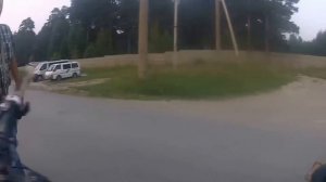 Собака нападает на велосипедиста. Хозяин неадекват.