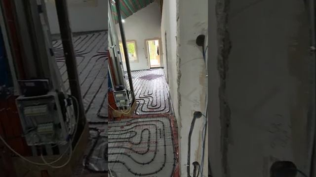 Инженерка в доме - всё готово под бетонирование полусухой стяжки пола