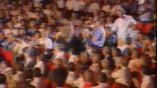 Алла Пугачева - Мадам Брошкина ( Live 2001 ) смотреть онлайн