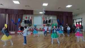 Танец" Кукол" в исполнении 2"Ə" класса!