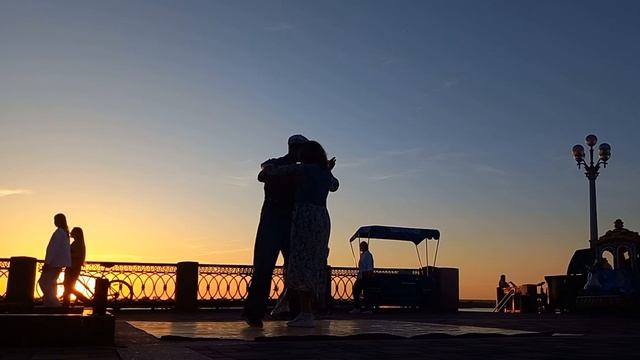 Танго на закате Набережнач Волги в Самаре #аргентинск? смотреть онлайн