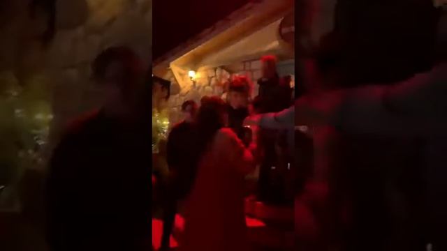 Эсра Билгич приняла поздравления с Днем рождения на с? смотреть онлайн