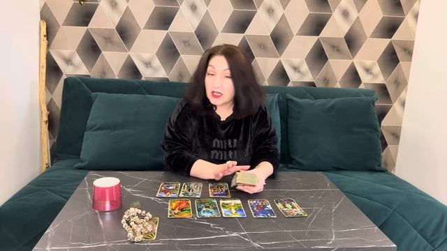 Онлайн расклад: « Точка или перерыв в отношениях ?» смотреть онлайн