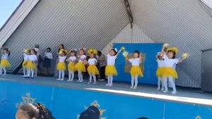 Выступление на площади ко Дню защиты детей