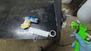 Типовой масляный  компрессор. Как красит?