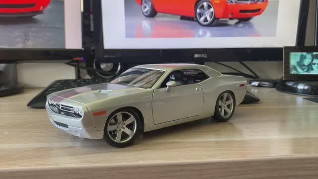 Обзор модели Dodge Challenger Concept 2006 в масштабе 1/18 от Maisto