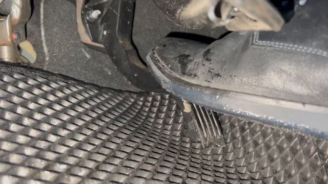 Педаль газа и коврики 2 смотреть онлайн