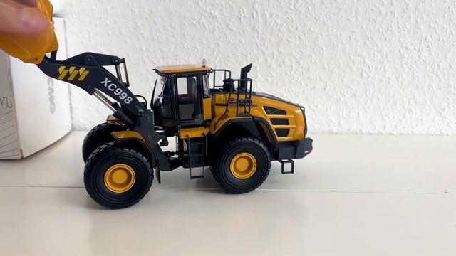 Карьерный фронтальный погрузчик XCMG XC998