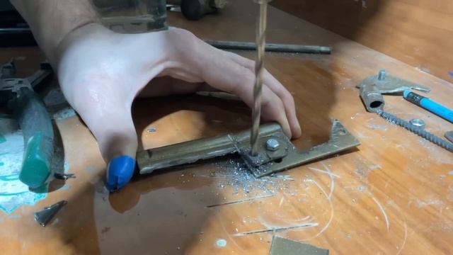 Пистолет из дверной петли своими руками для отпугиван смотреть онлайн