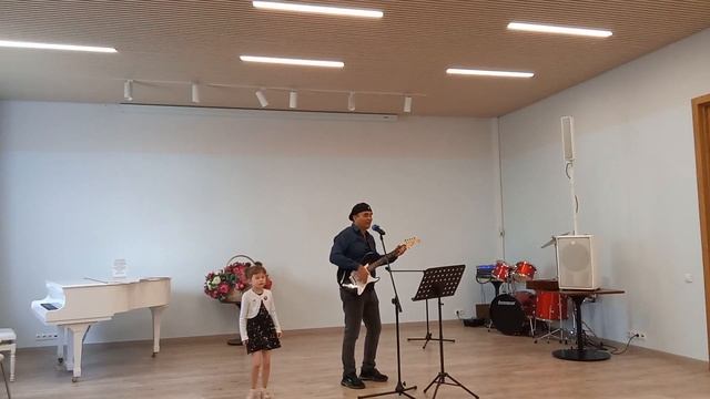 6 летняя звезда Российской эстрады Катюша. Катя танцуе смотреть онлайн