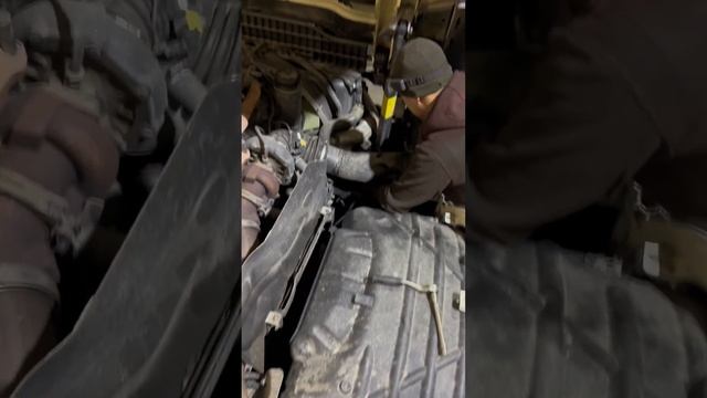 Женщина любить ласку, а машина смазку😎 смотреть онлайн