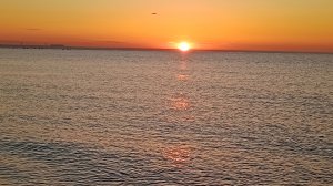 Рассвет на пляже в Крыму. Феодосия 23 мая 2025. Полчаса до начала рассвета и  рассвет