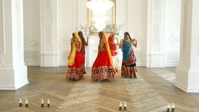 Индийский танец Ghoomar  Рози Агарвал Шоу смотреть онлайн