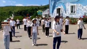 Флешмоб " Россия " дети пришкольного лагеря " Солнечная