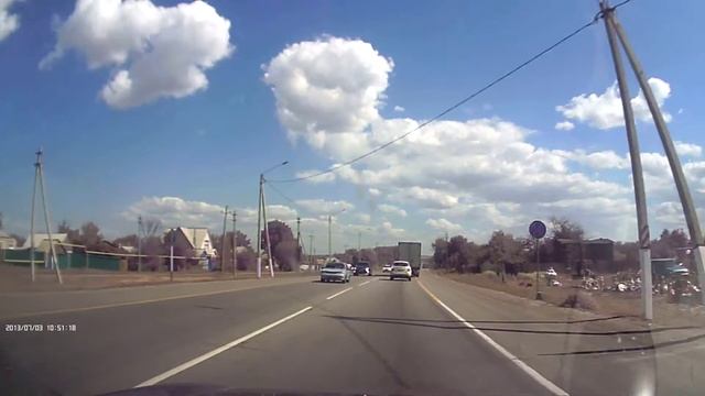 Видеорегистратор GiNZZU FX-800 HD (солнечный день) смотреть онлайн