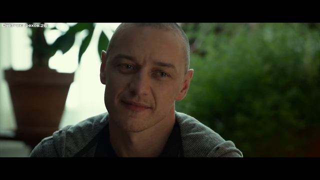 Все киногрехи "Сплит"
