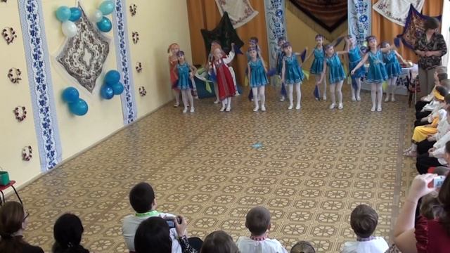 Танец девочек поготовительной группы Алёнушки