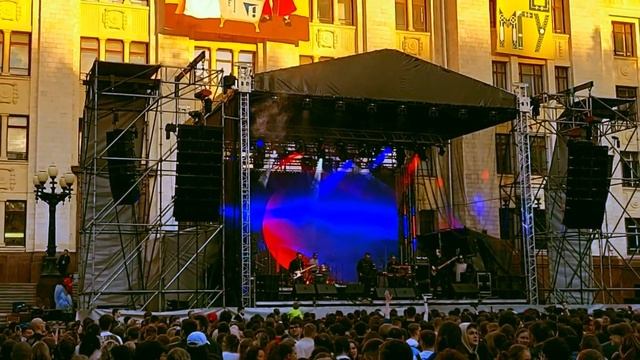 За стеклами квадратных окон Диктофоны   Танцы минус  Д? смотреть онлайн