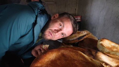 Смотреть онлайн: Жабайы туристті ұстап алып, ебілді