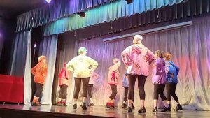 Едем в соседнее село на дискотеку  Хореографический а?