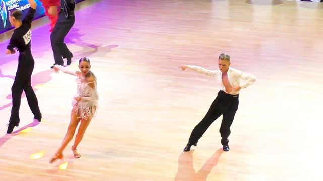 Самба. Юниоры 2 - Open La, 1/2 (2-й заход). Alliance Trophy 2024 / танцева? смотреть онлайн