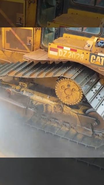 Бульдозер Caterpillar D6R: Как Отмыть Тонну Глины смотреть онлайн