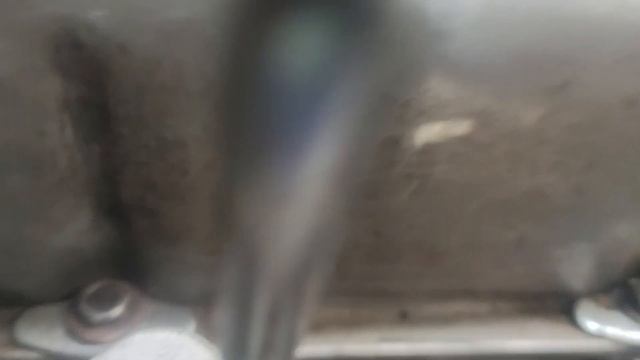 Деффект АвтоВАЗа. Течь масло из шпилек гбц на впускной смотреть онлайн