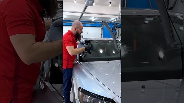 Весь процесс нанесения антидождя со сносом старого и ?