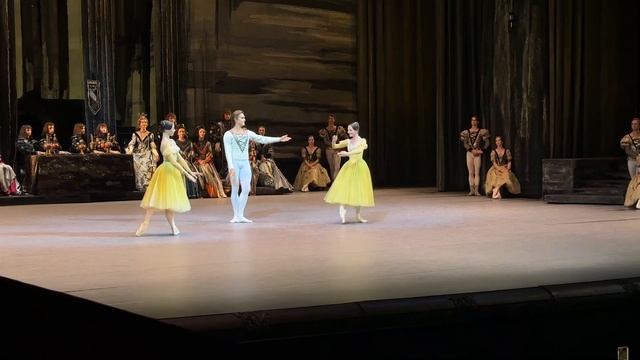 «Лебединое озеро» Па-де-труа, Денис Родькин, Мария Кош? смотреть онлайн