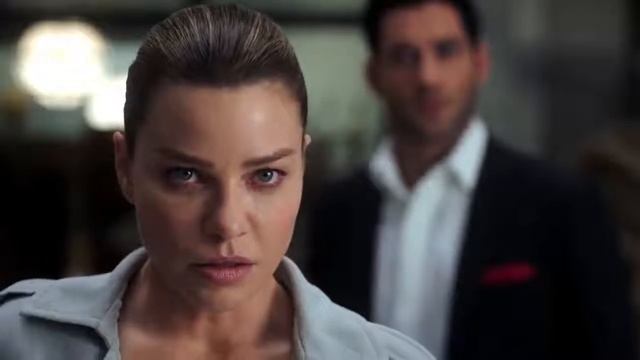 Люцифер защищает Хлою своими крыльями / Люцифер 3x24 смотреть онлайн